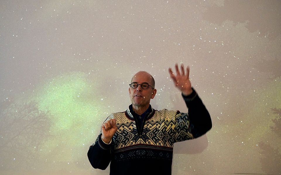 Weltraumphysiker Dr. Esa Turunen erklärt das Entstehen von Nordlichtern