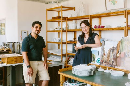 MitarbeiterJosef & Anna bei KPM Berlin in der Werkstatt