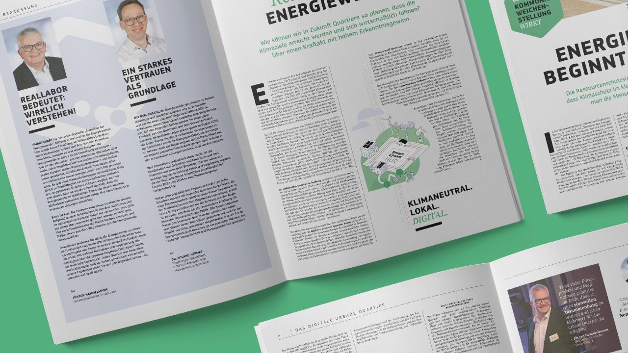 Geöffnete Innenseiten der SmartQuart-Abschlusszeitung mit Porträtfotos der Projektbeteiligten und Textbeiträgen
